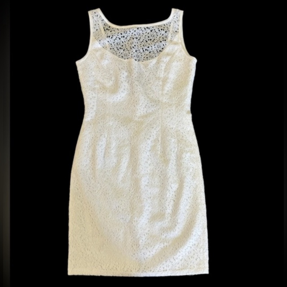 Trio New York white lace sheath dress size 4